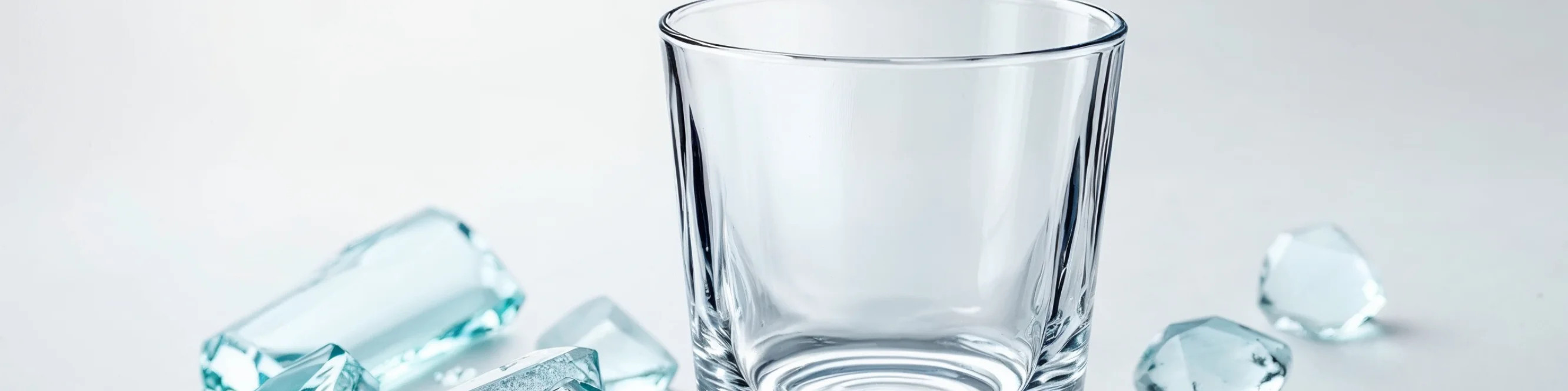 Glass in table settings at MIRONOVA ART - forms with meaning.