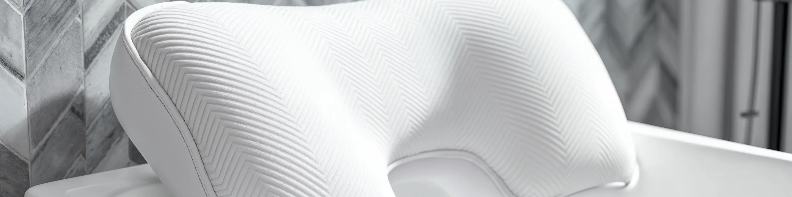 Подушки для ванної в MIRONOVA ART – зручність та підтримка у воді.